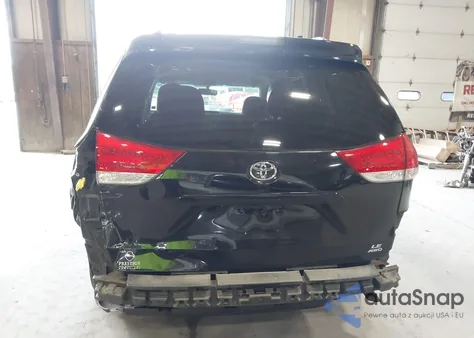 2012 Toyota Sienna Le 7 Passenger z USA, uszkodzony, nr VIN 5TDJK3DC1CS032445